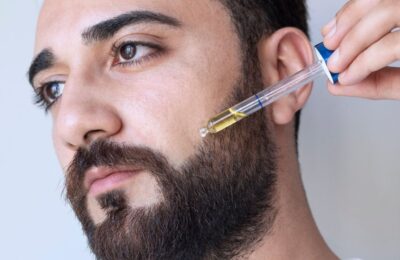 Come applicare l'olio da barba in 4 semplici passaggi